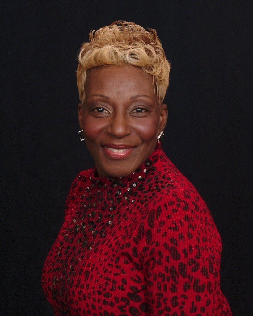 Sandra M Thomas